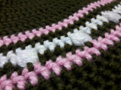 Kvačkana kapa Bunkica bela 97