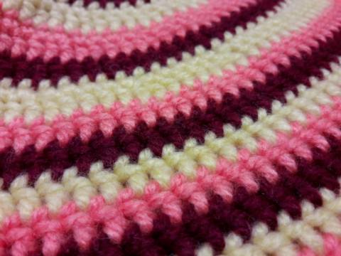 Kvačkana kapa rumena, marelica, bordo 124